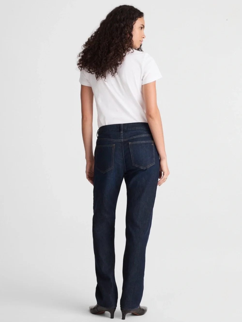 Madewell Petite Dean Easy Straight Jeans in Foundry Wash - Dark Blue